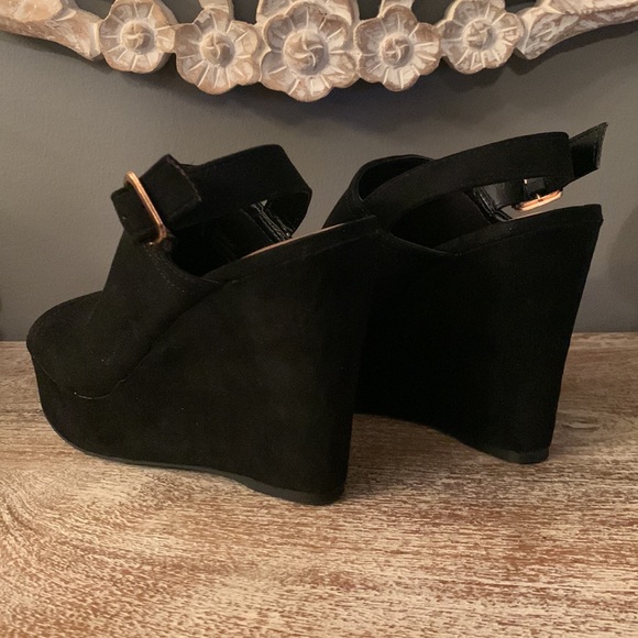 Women Black Wedges Size 6.5 - Picture 2 of 3